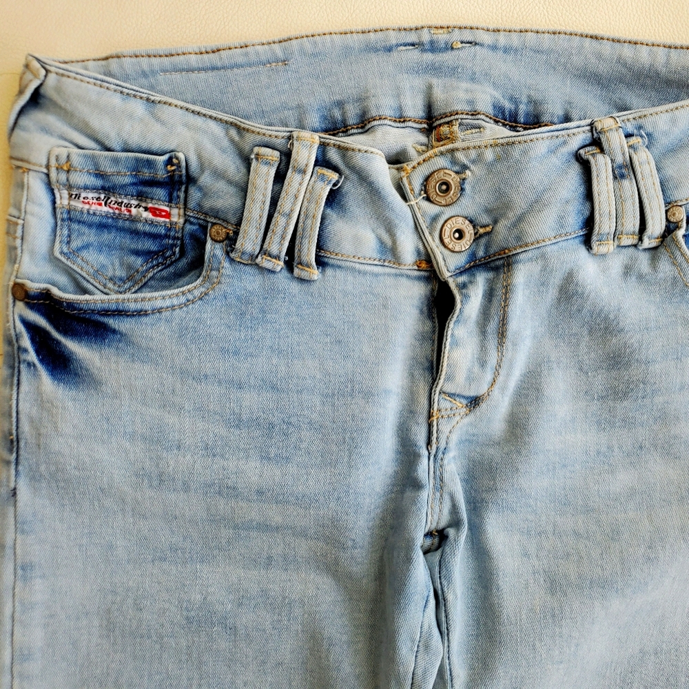Diesel low waist and skinny legs pale jeans